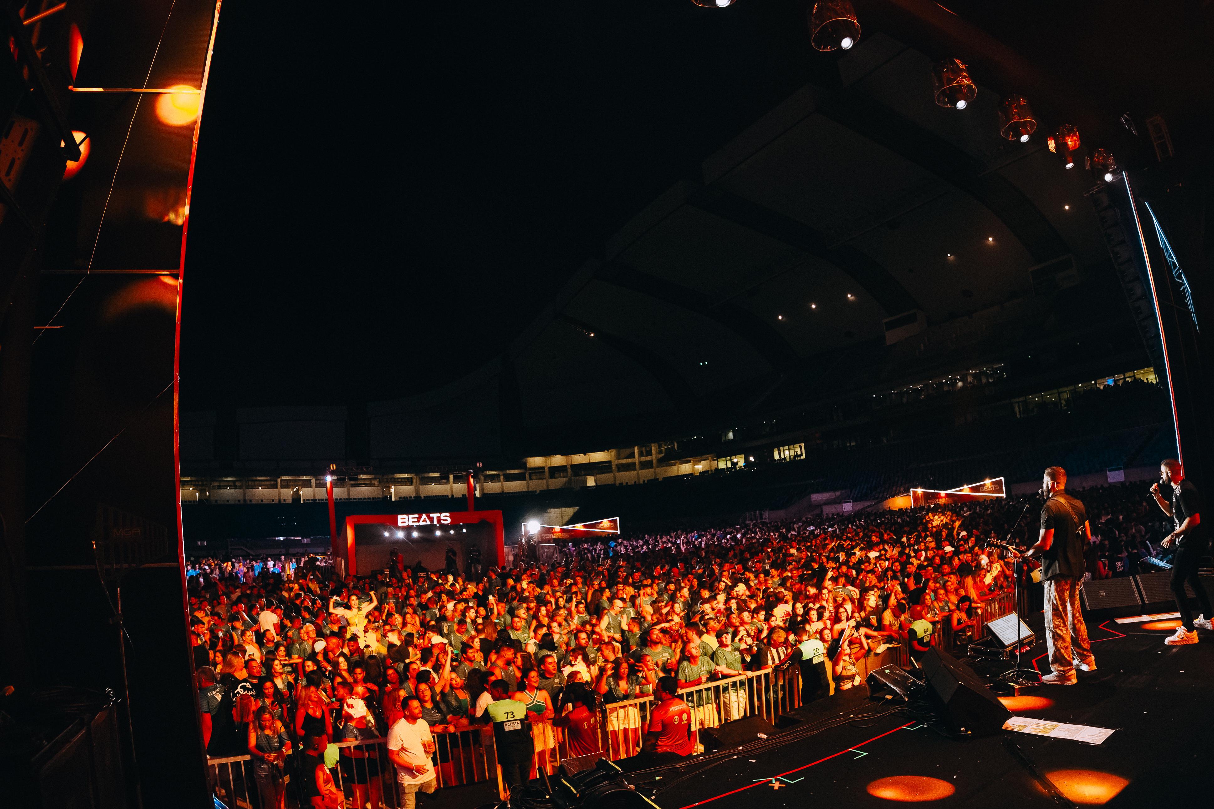 G1 - Fagner faz show no Recife pela canonização de Frei Damião - notícias  em Pernambuco