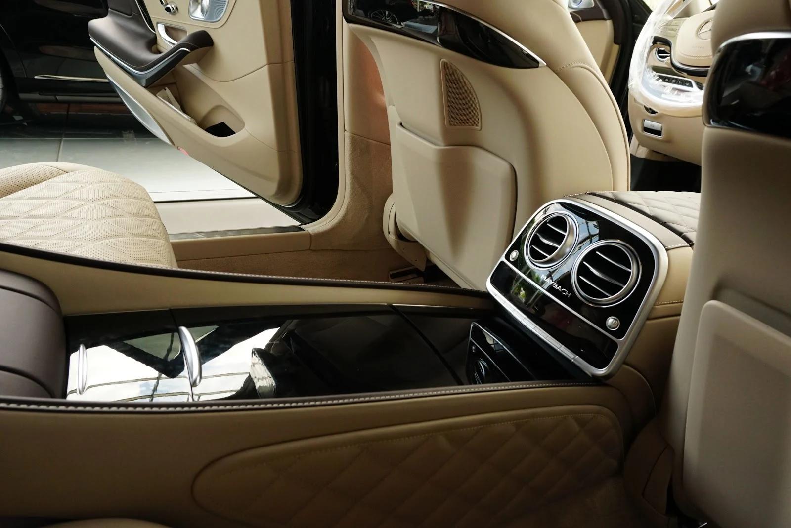 Mercedes Benz S600 Maybach