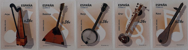 ARPA, BALALAICA, BANJO, SITAR Y RABEL