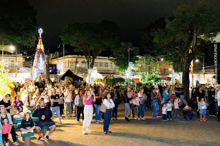 Teresópolis Terra de Luz 2022 - Vídeo mapping reúne famílias e encanta população no centro da cidade