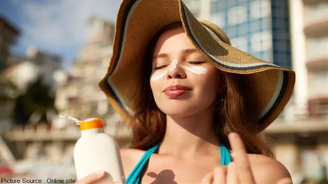 Sunscreen-in-summer-skin-care