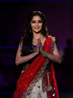 Gorgeous, Madhuri, Dixit, in, red, lehanga-choli, Latest, ramp, walk, at, DCW