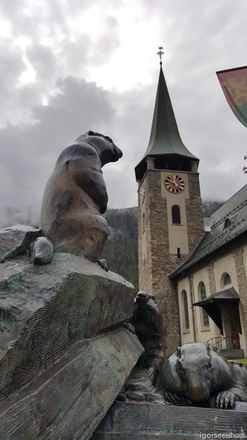 Marmot Fountain at the church square.