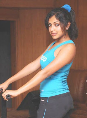 Tamil Actress Amala Paul Work out Stills at Gym Stills