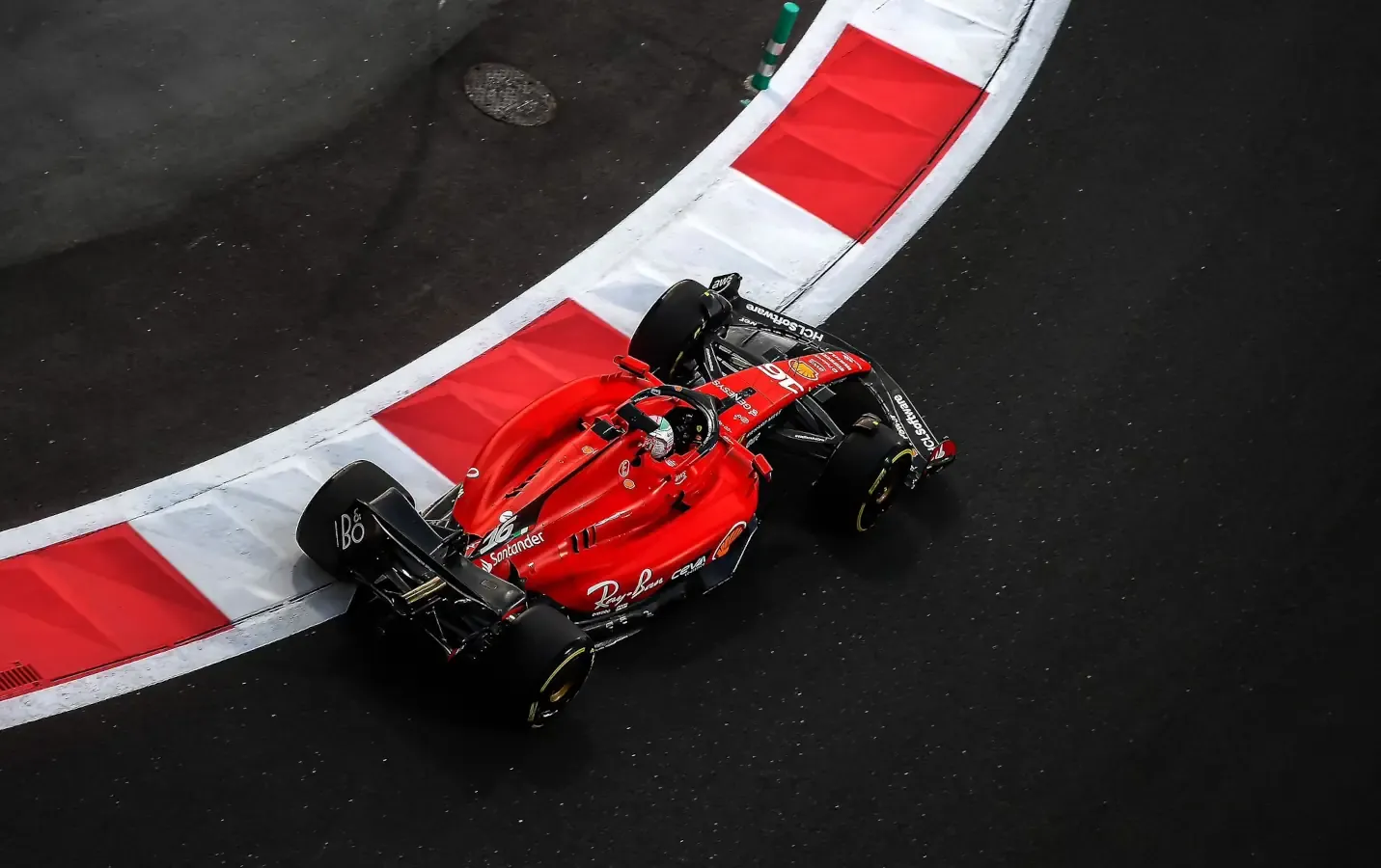 Charles Leclerc nelle prove libere del gran premio di Abu Dhabi 2023