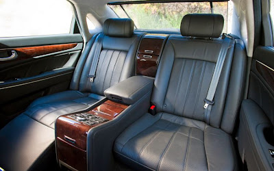 2011 Hyundai Equus Rear Seats