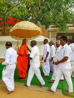 Anuradhapura, Bodhi Tree and monk