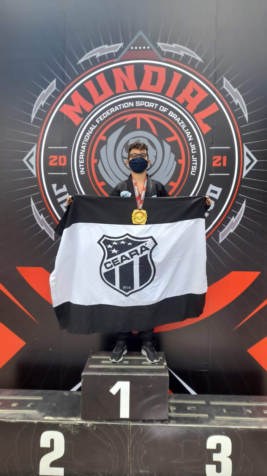 Brasileiro, de 14, campeão mundial de Jiu-jitsu tem 200 medalhas. Busca  patrocínio - Só Notícia Boa