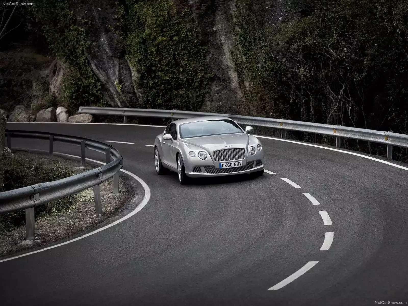 Hình ảnh xe ô tô Bentley Continental GT 2012 & nội ngoại thất