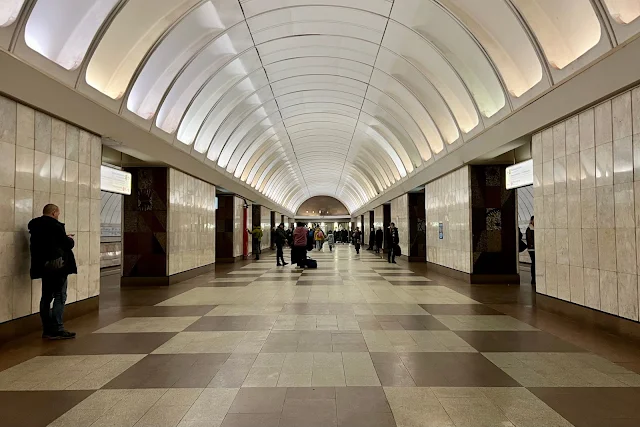 станция метро Крестьянская Застава