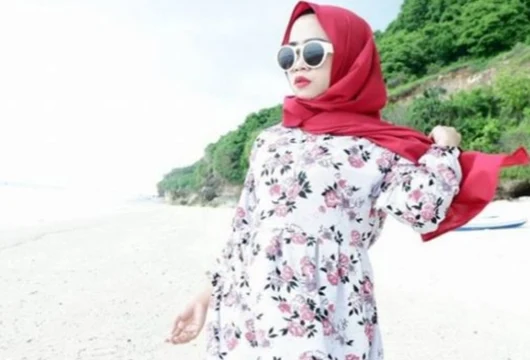 Hijabers Cantik Bikin 100 Orang Lebih Klepek-klepek, Ternyata Penipu 1 Miliar