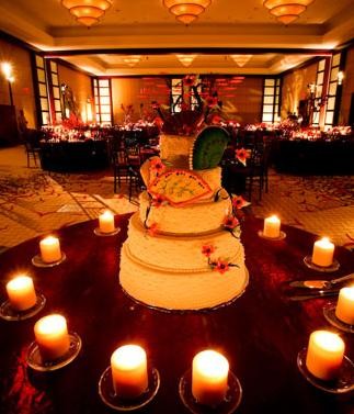 There are many ways the wedding reception tables can decorate