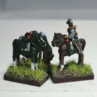 ACW32 Mounted Horseholder + 3 horses – forage caps (x2).