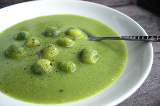 Oppskrift Rosenkål Suppe Rosenkålsuppe Purre Potet Vegetarmat Veganmat Grønn Sunn