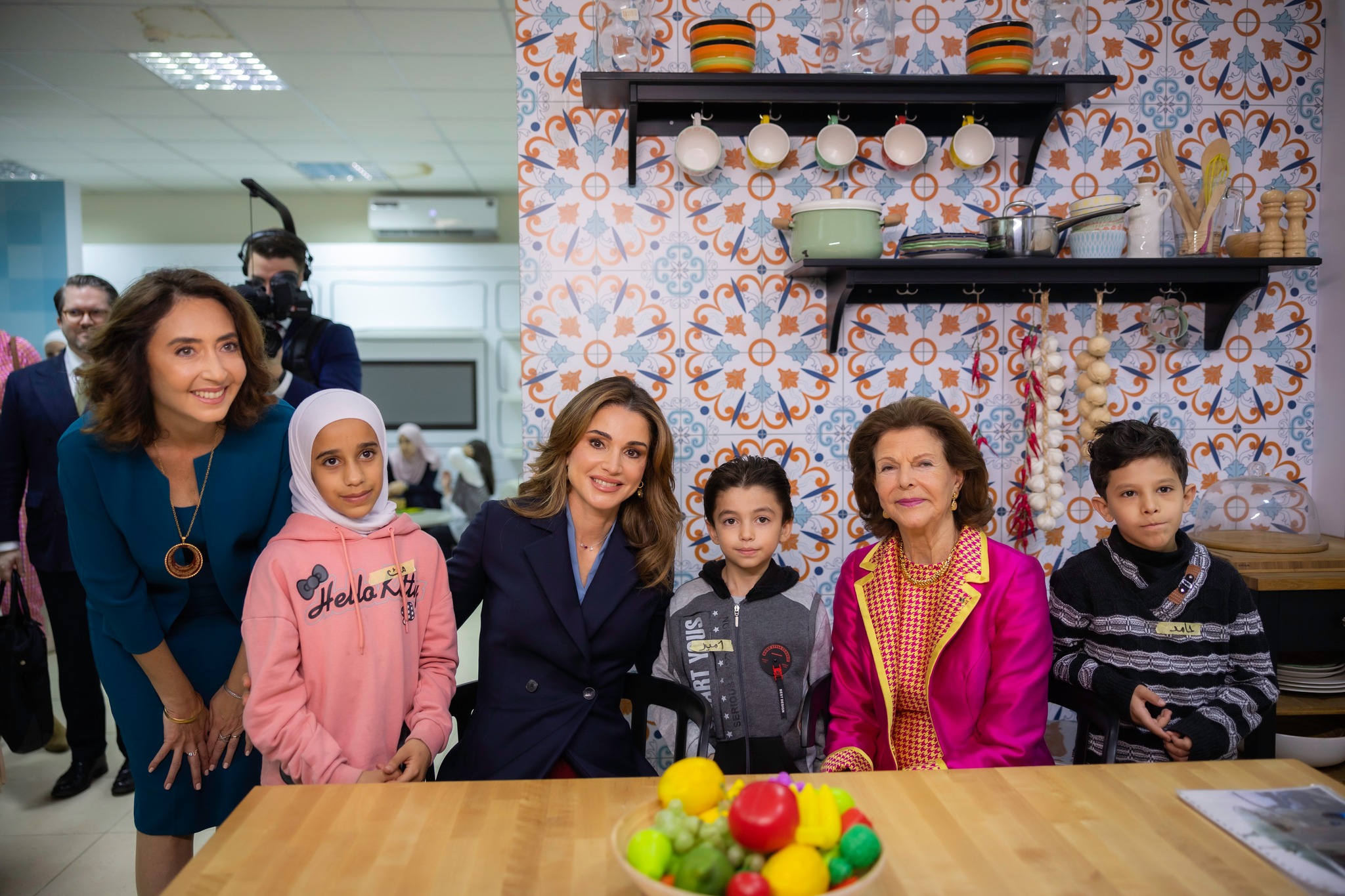 Her Majesty Queen Rania Al Abdullah joined Their Majesties King Carl XVI Gustaf and Queen Silvia of Sweden at a meeting on Tuesday with representatives from the Jordan River Foundation (JRF) and Swedish furniture conglomerate IKEA