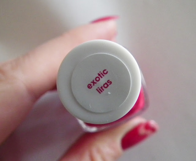 Essie, Essie Exotic Liras nr 32, Wibo Gel Like nr 9, Wibo ,manicure, cukierkowy manicure, candy shop, wizaz