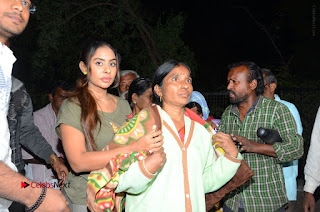 Actress Sri reddy (apthatrust director) Distrubuted Blankets for Orphans at Sai Baba Temple  0049.JPG