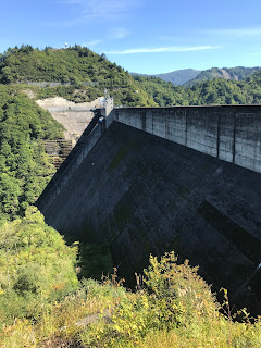 新潟県「奥只見ダム」脇から見たところ