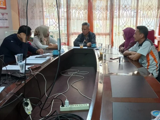 Dikunjungi Tim KPU Sumbar, KPU Kabupaten Solok Siap Pertemukan Pelapor dengan Parpol Pencatut NIK Warga