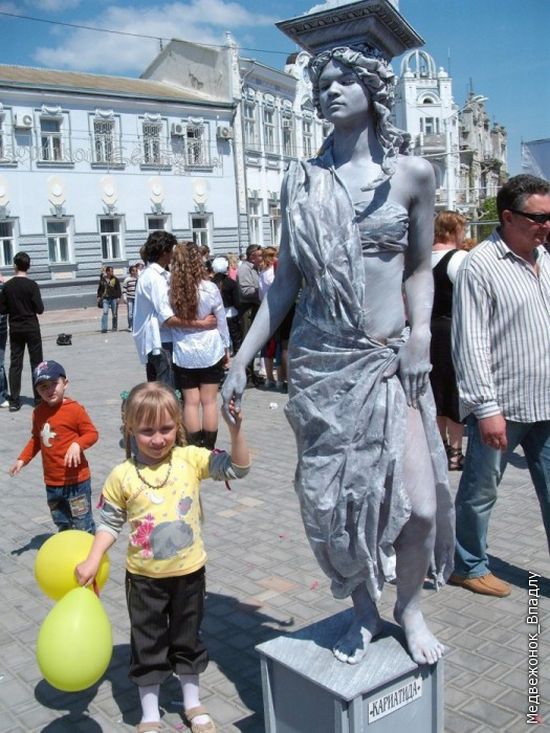 Living Statues