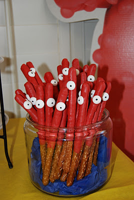 Gabba Gabba Birthday Party Supplies on Be Different   Act Normal  Homemade Yo Gabba Gabba Party Ideas