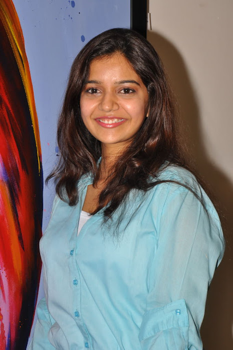 colors swathi new @ muse art event