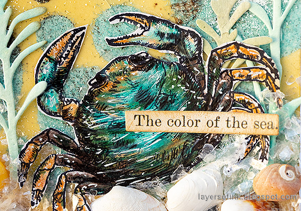 Layers of ink - At the sea tag tutorial by Anna-Karin Evaldsson. Stamp the crab with Tim Holtz Sea Life.