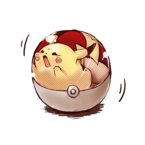 Pikachu en el interior de una Pokeball. Se le ve cómodo