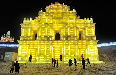 Esculturas incríveis de gelo e neve