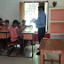 डीएम ने प्राथमिक विद्यालय तथा  आंगनबाड़ी केन्द्र का किया आकस्मिक निरीक्षण