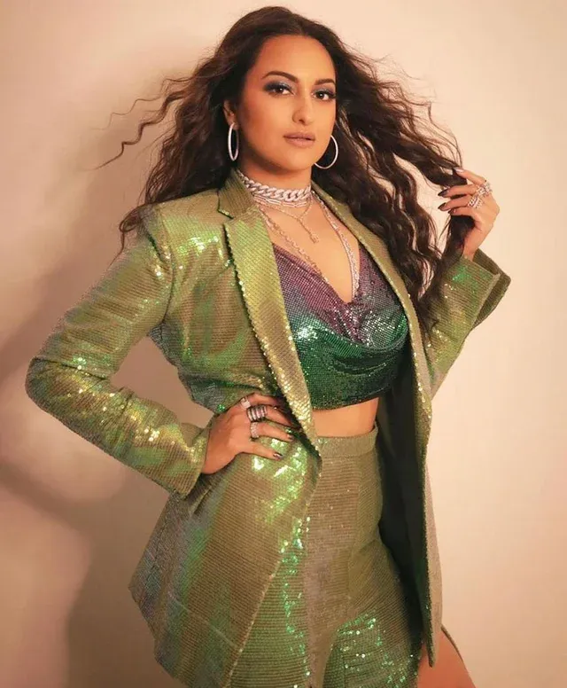 sonakshi sinha bollywood plus size hot actress