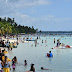  Cientos de bañistas  aprovechan día  de La Altagracia visitan Boca Chica