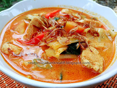 Menikmati masakan berkuah hangat yang yummy serta gurih dengan cara menciptakan yang sederhana Resep Tongseng Ayam Santan Bumbu Sederhana Rumahan