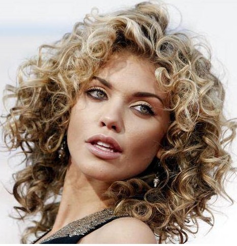 Hairstyles For Short Curly Hair With Round Face