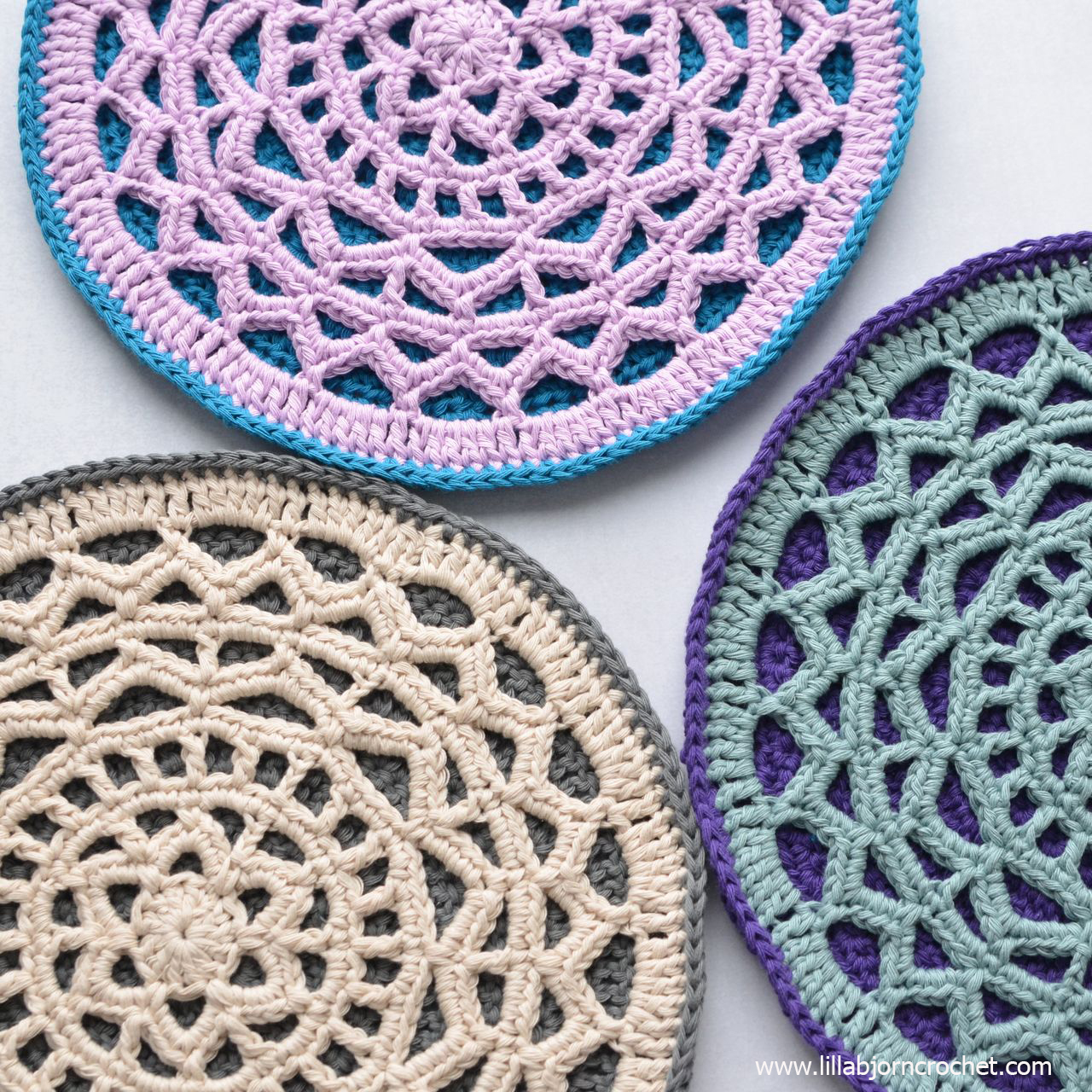 Geometric Mandala - easy crochet pattern by www.lillabjorncrochet.com