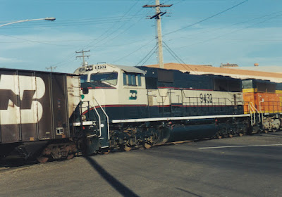 Burlington Northern SD70MAC #9432 in Vancouver, Washington, on August 1, 1999