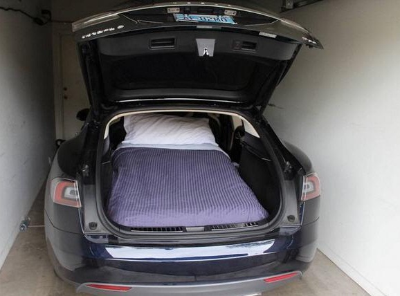 Tesla Model S colchon para dormir