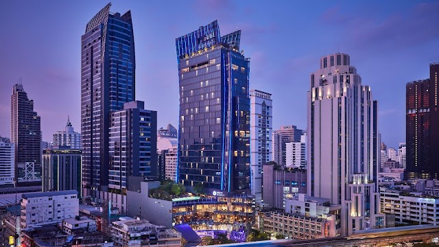 5-star Hyatt Regency Bangkok Sukhumvit with a luxurious rooftop bar and exclusive food