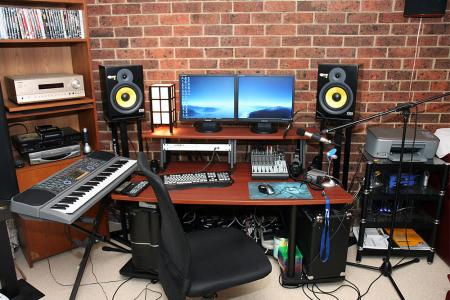 Music Hut: Creative Ideas for Home Recording Studio