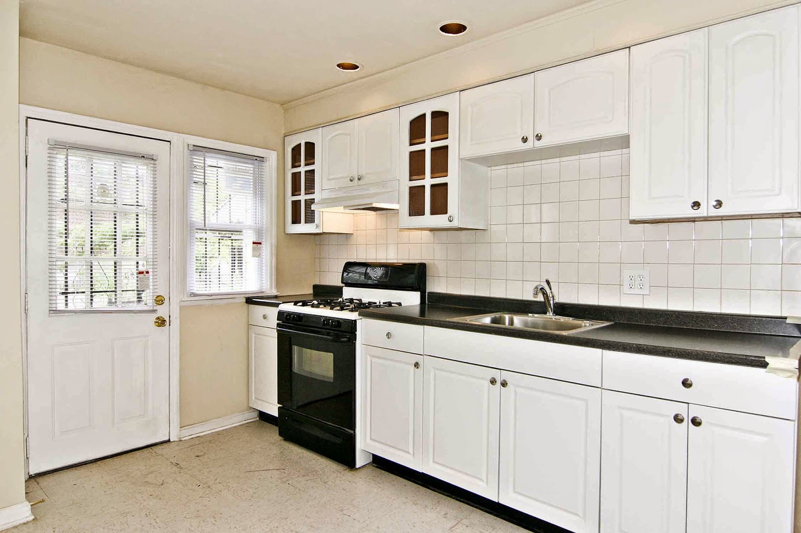 White Kitchen Cabinets