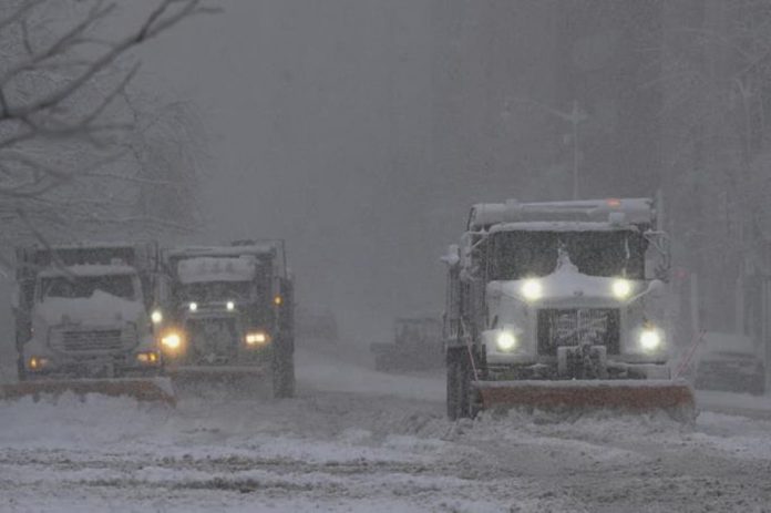 21 personas murieron atrapadas por tormenta de nieve en Pakistán