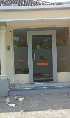 Jual dan pasang sticker sandblast di denpasar