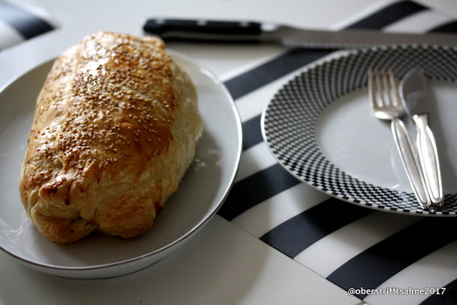 Blätterteigstrudel mit Lauch und Hühnerfleisch