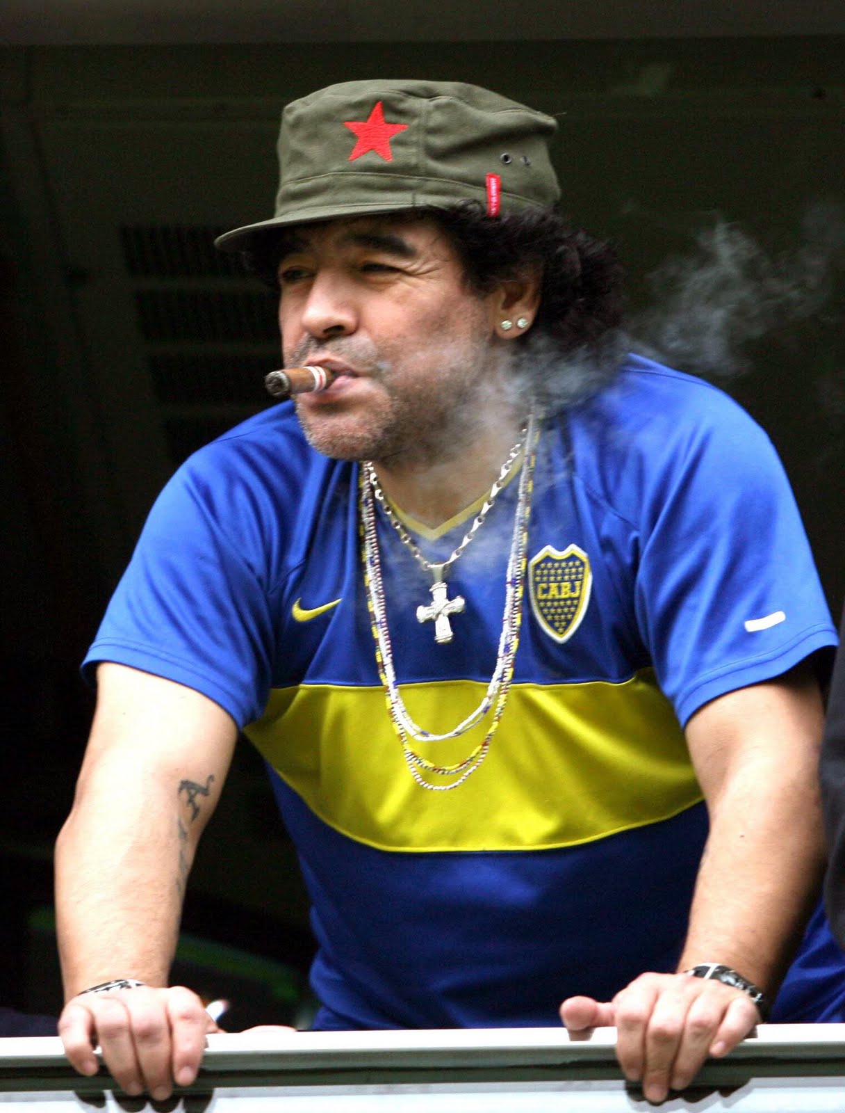 World Famous Football Player Diego Maradona WIki & Photos
