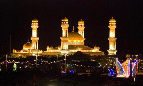 http://gambarwall.blogspot.com/2013/12/gambar-masjid-terbesar-dan-terindah-di-dunia.html