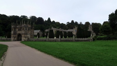 L Gate and Wall