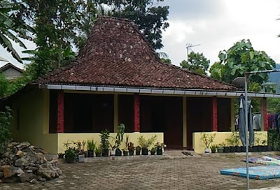  Salah satu provinsi di Pulau Jawa ini memang terkenal dengan adat tradisional dan karakte Jawaban Joglo Adalah Rumah Adat Dari?