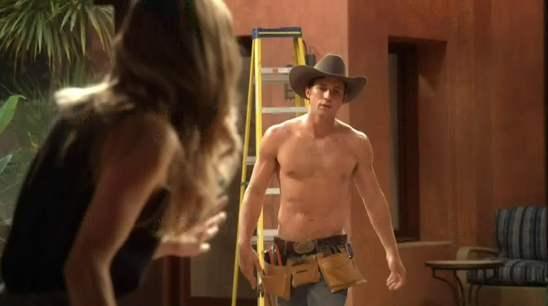 Justin Deeley Shirtless in 90210 s4e01