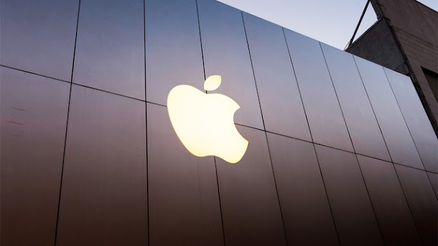 Apple would prepare a money transfer service