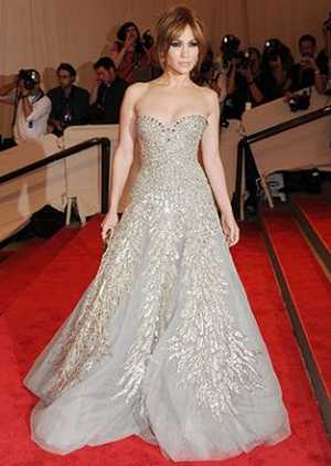 Another wedding gowns 2011 style This look is stunning on a full figured 